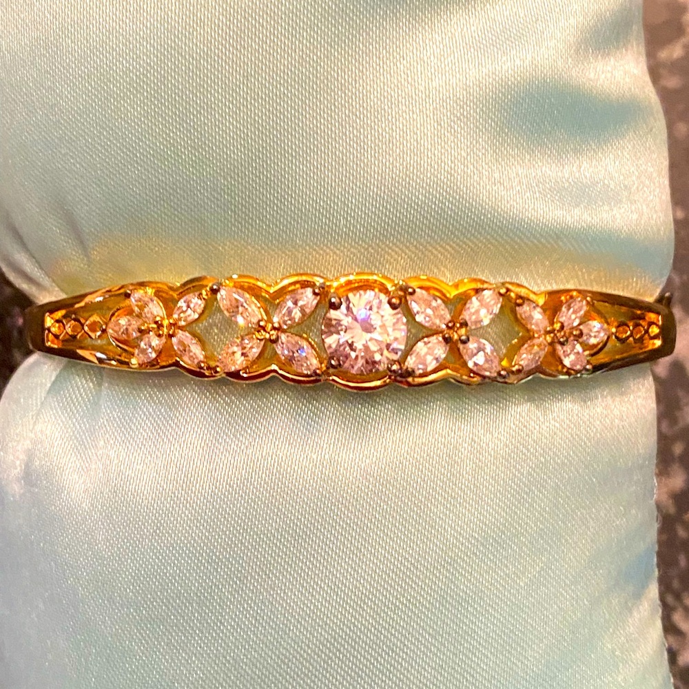 Diamond bangle